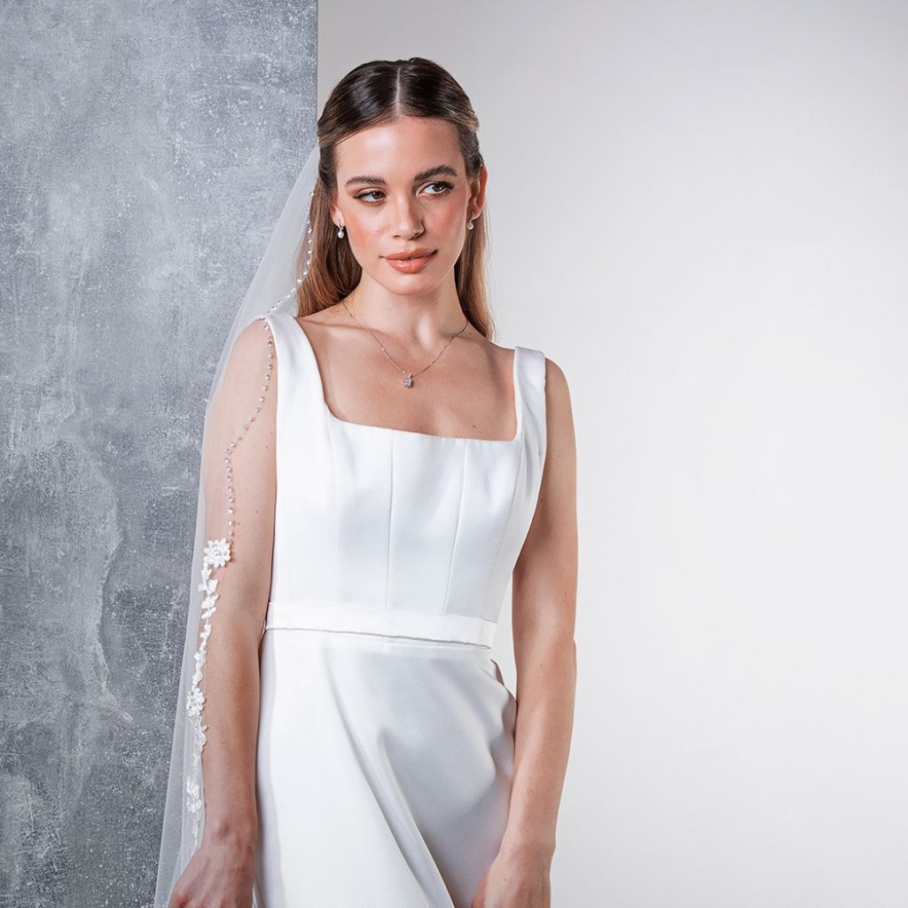 Poppy - Floral Lace Edge Long Veil