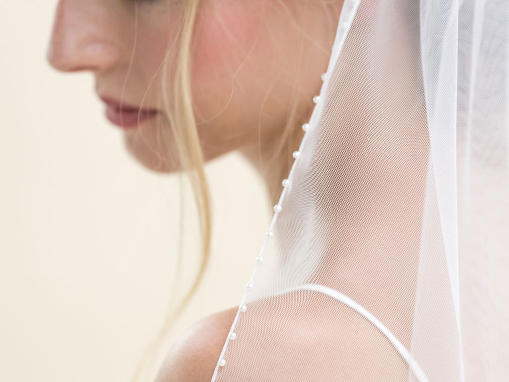 Hydrangea Pearl Edge Medium Veil - Detail