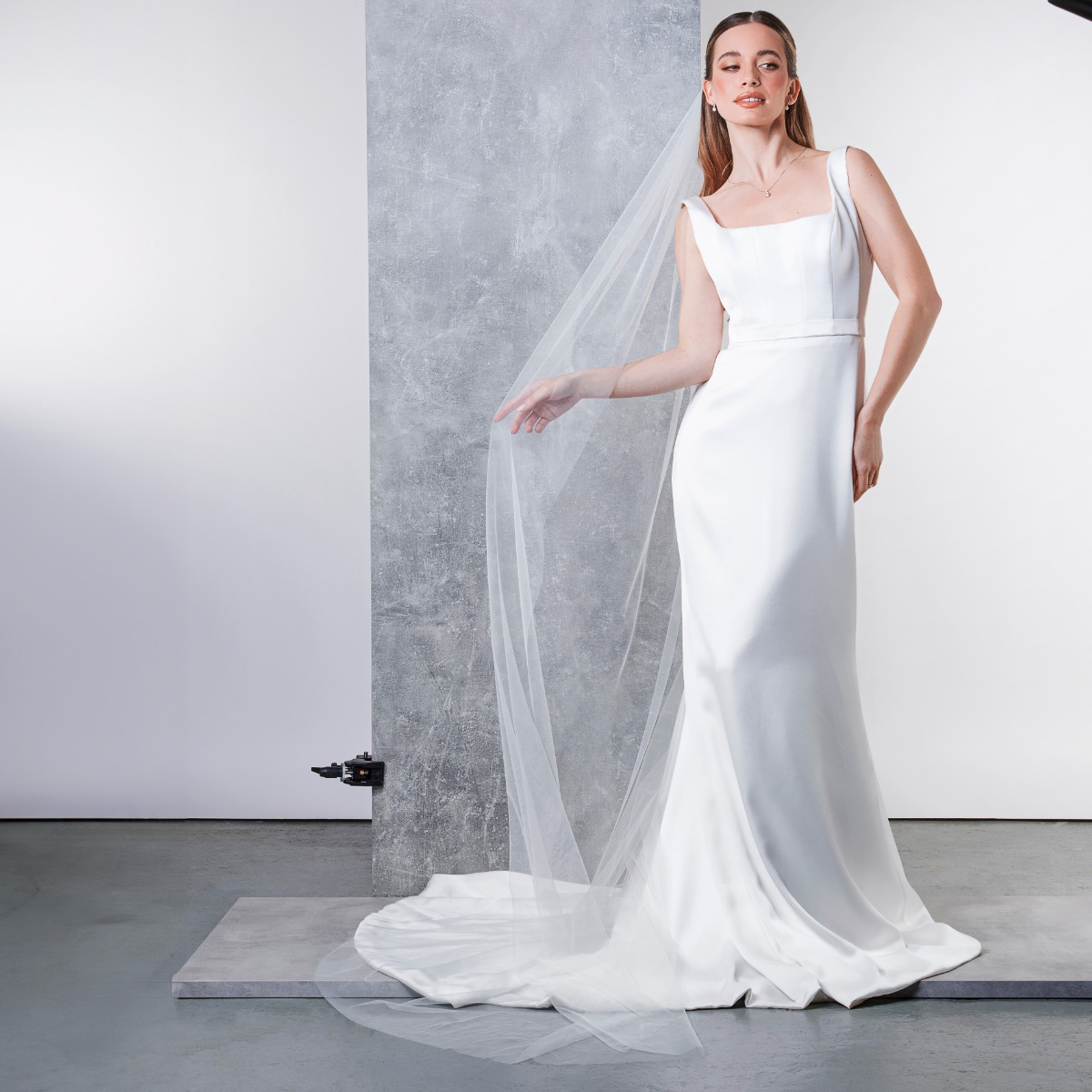 Intrigue - Raw Edge Classic Long Veil - 88