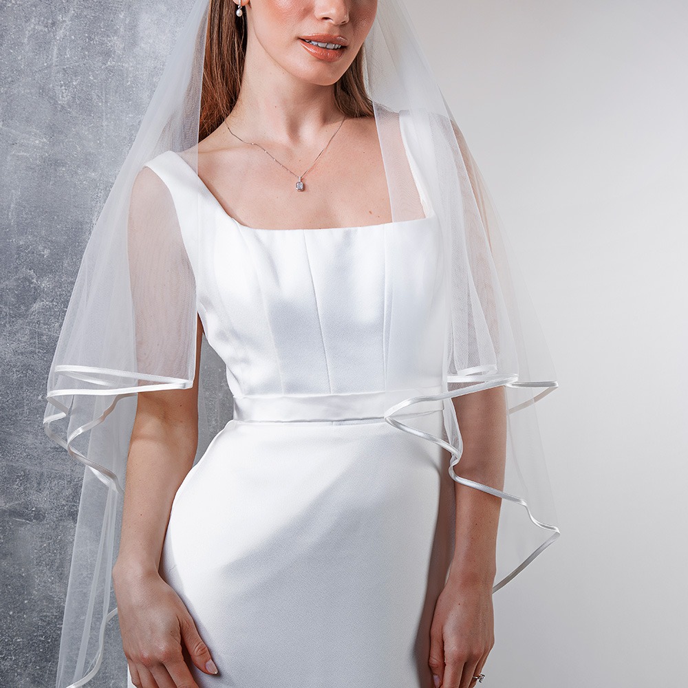 Jessamy II - Delicate Ivory Satin Edge Short Veil - 54