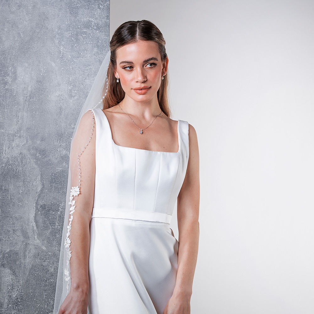 Poppy - Floral Lace Edge Long Veil