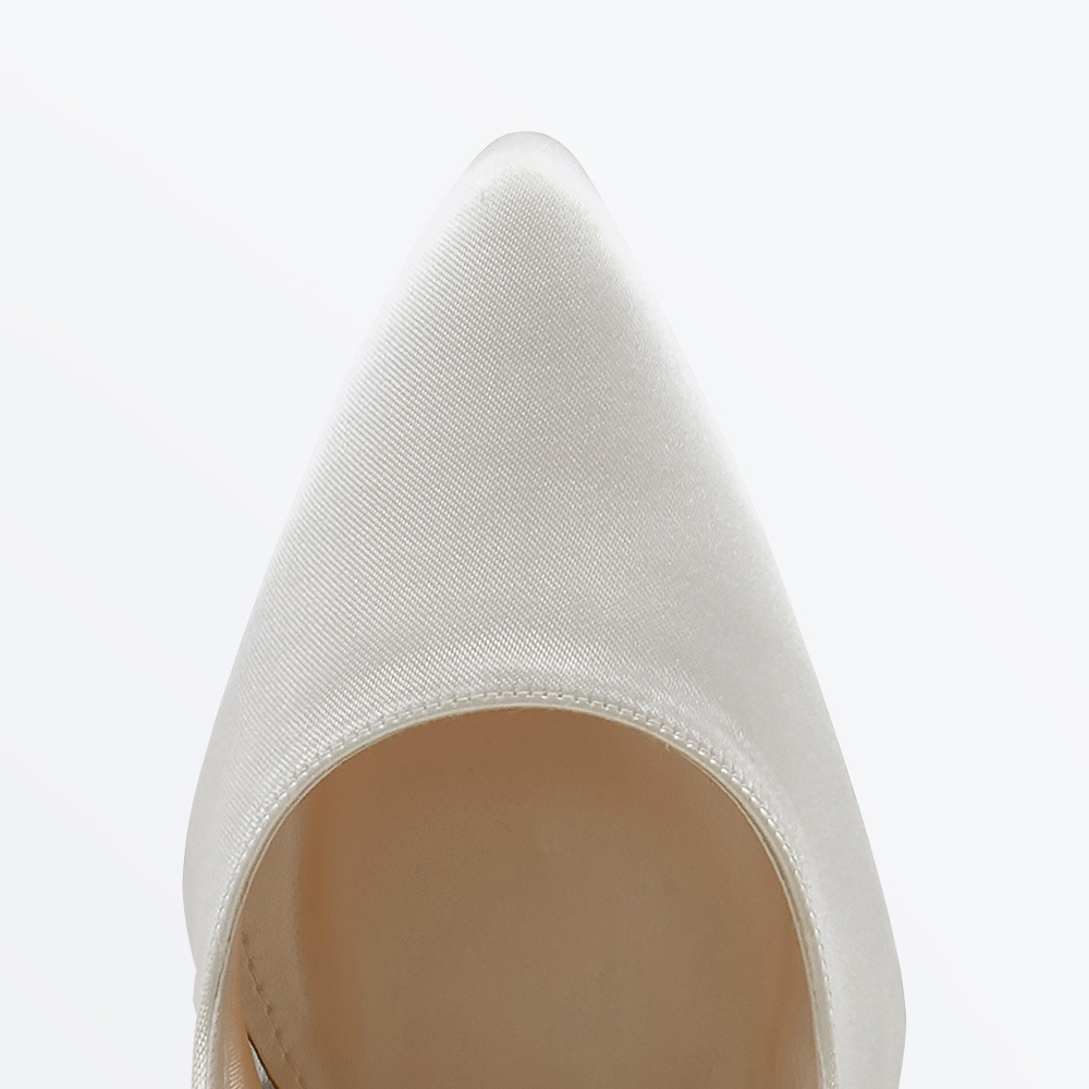 Remi - Ivory Wide Fit Block Heel Wedding Courts - Toe Detail