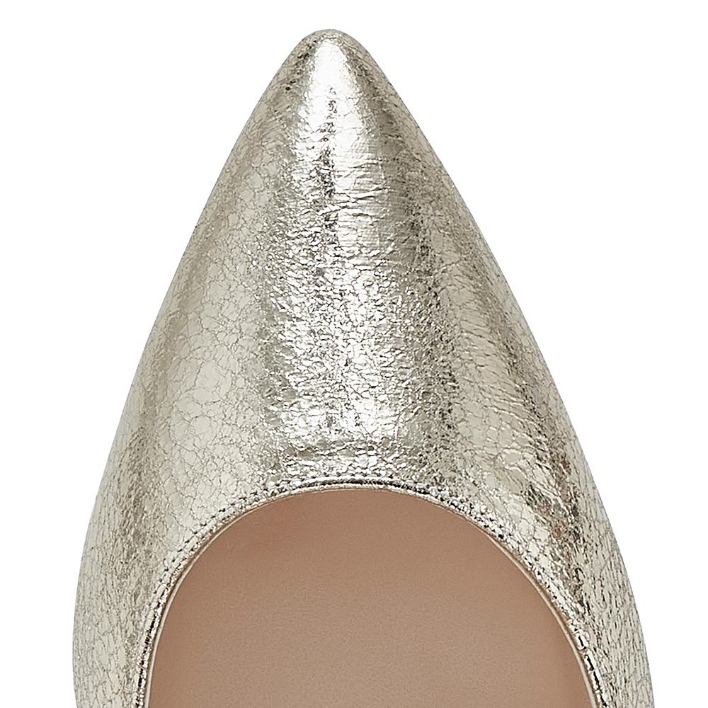 Remi Crackled Gold Block Heel Court Shoes - Toe Detail