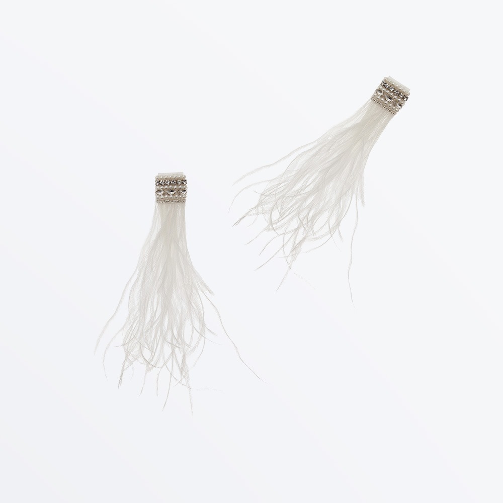 Sassi - Feathered Bridal Shoe Clips- Detail