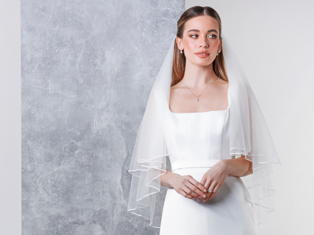Tosca II - Russian Braid Short Wedding Veil