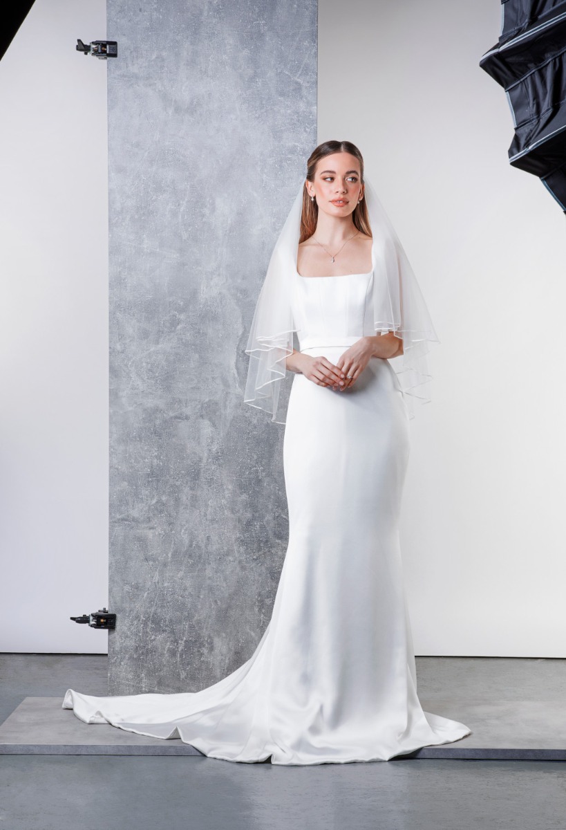 Tosca II - Russian Braid Short Wedding Veil - Full Length
