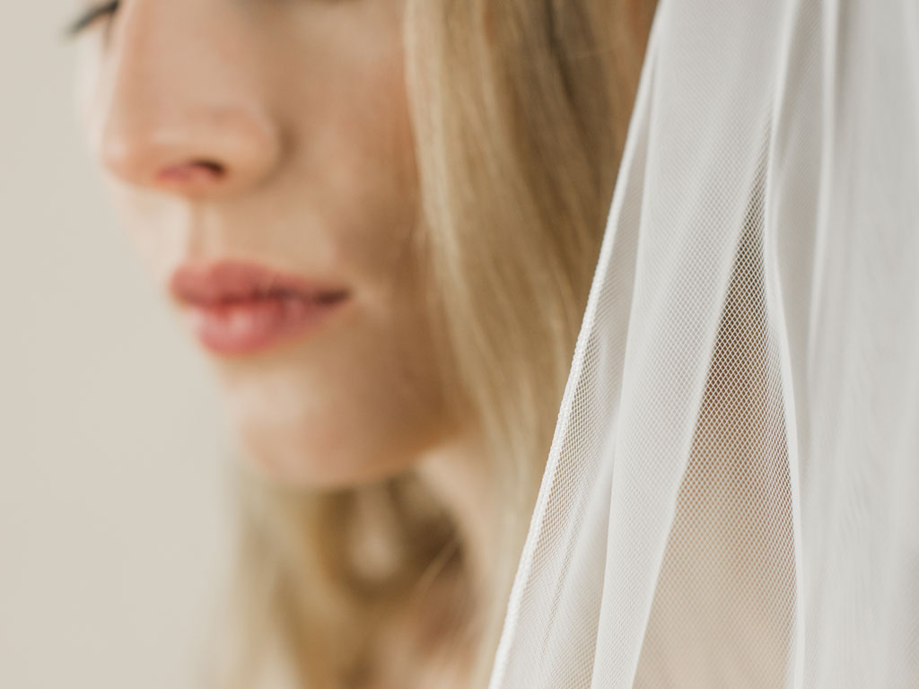 Violet - Ivory Stitched Edge Long Wedding Veil - Detail